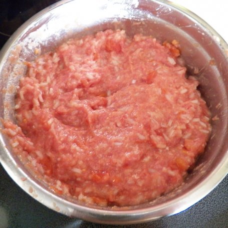 Krok 1 - Papryka faszerowana mięsem i pomidorami  foto