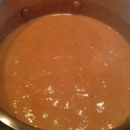 Krok 3 - papryka faszerowana mięsem i ryżem z sosem pomidorowym foto