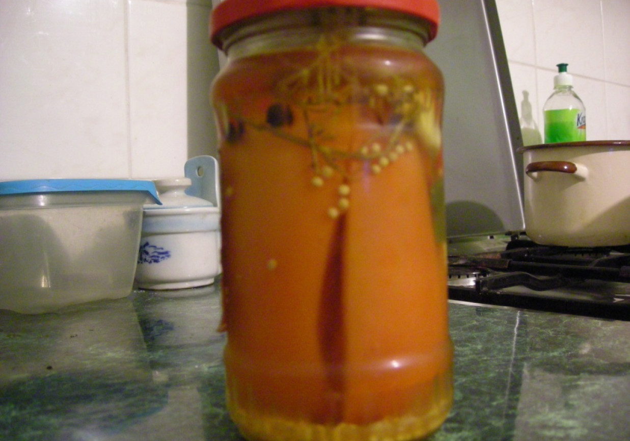 papryka konserwowa z kolendrą i czosnkiem foto
