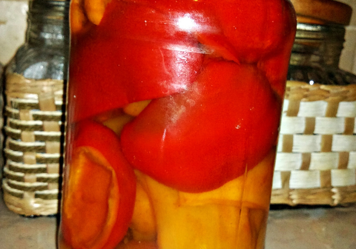 Papryka konserwowa z pomidorem foto