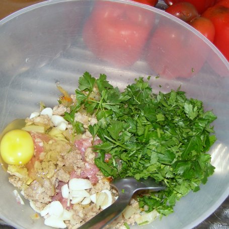 Krok 1 - papryka pieczona nadziewana kalarepką, mięsem, ryżem na ostro... foto
