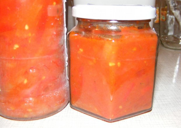 Fotografia przedstawiająca Papryka w pomidorach