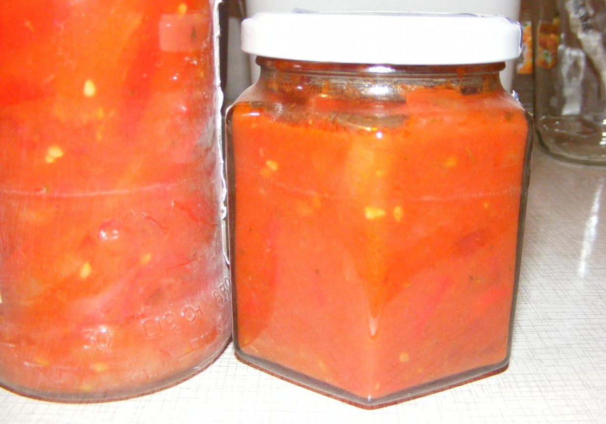 Papryka w pomidorach foto