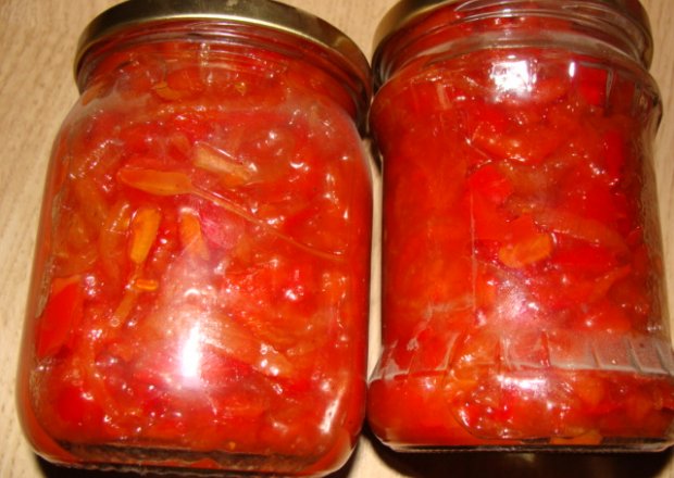 Fotografia przedstawiająca papryka z koncentratem pomidorowym
