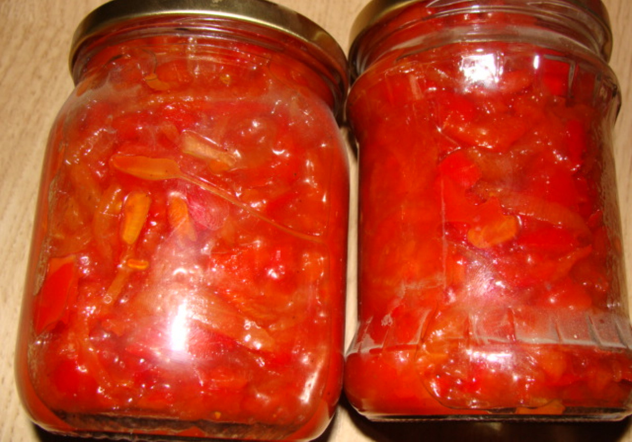 papryka z koncentratem pomidorowym foto