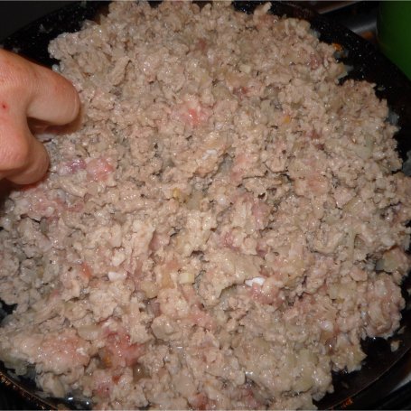 Krok 5 - Papryki nadziewane ryżem i mięsem mielonym foto