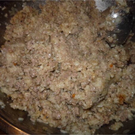 Krok 6 - Papryki nadziewane ryżem i mięsem mielonym foto