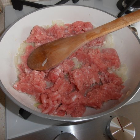 Krok 2 - Paprykowe miseczki nadziane mięsem foto