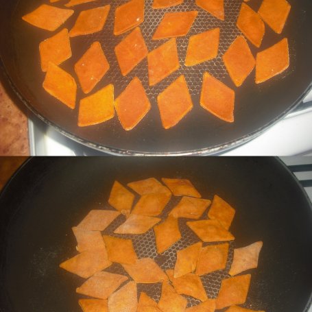 Krok 6 - Paprykowe nachos z podpłomyków :) foto