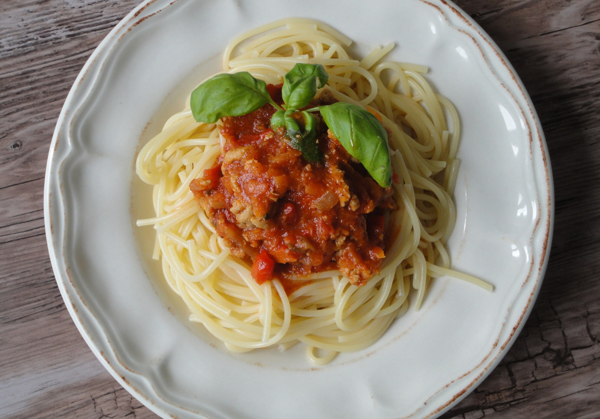Paprykowe spaghetti bolognese foto