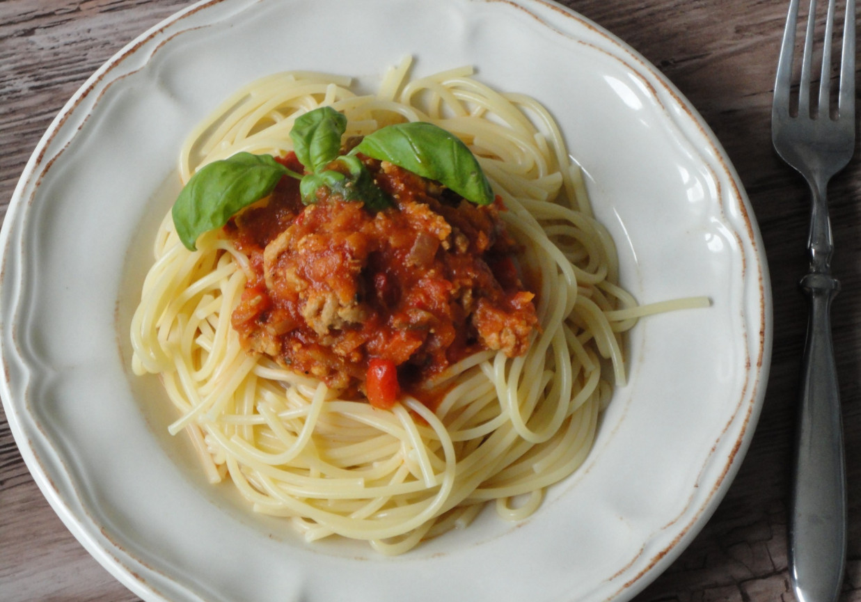Paprykowe spaghetti bolognese foto