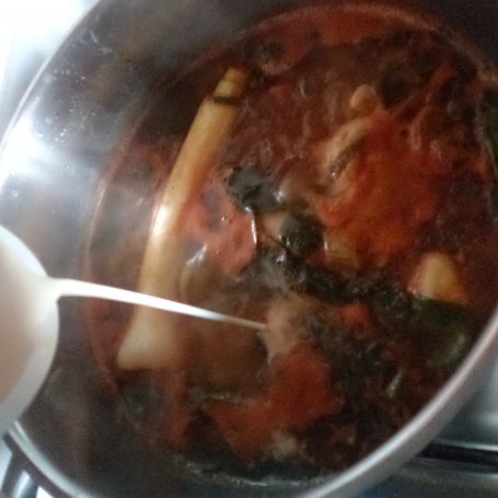 Krok 6 - Paprykowo-selerowa zupa -zaserwowana z cebulką zieloną :) foto