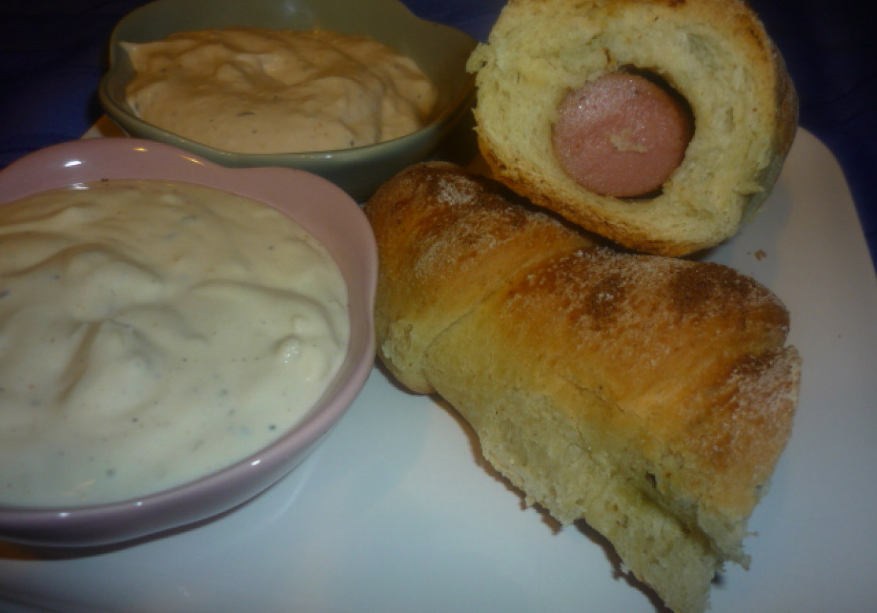 Parówki w cieście pizzowym foto