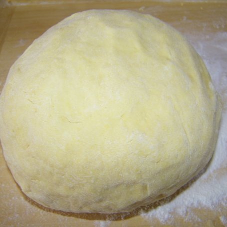 Krok 2 - Parówki w cieście krucho-drożdżowym foto