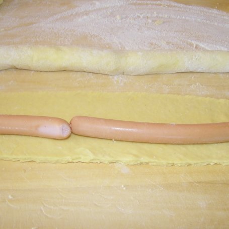 Krok 3 - Parówki w cieście krucho-drożdżowym foto