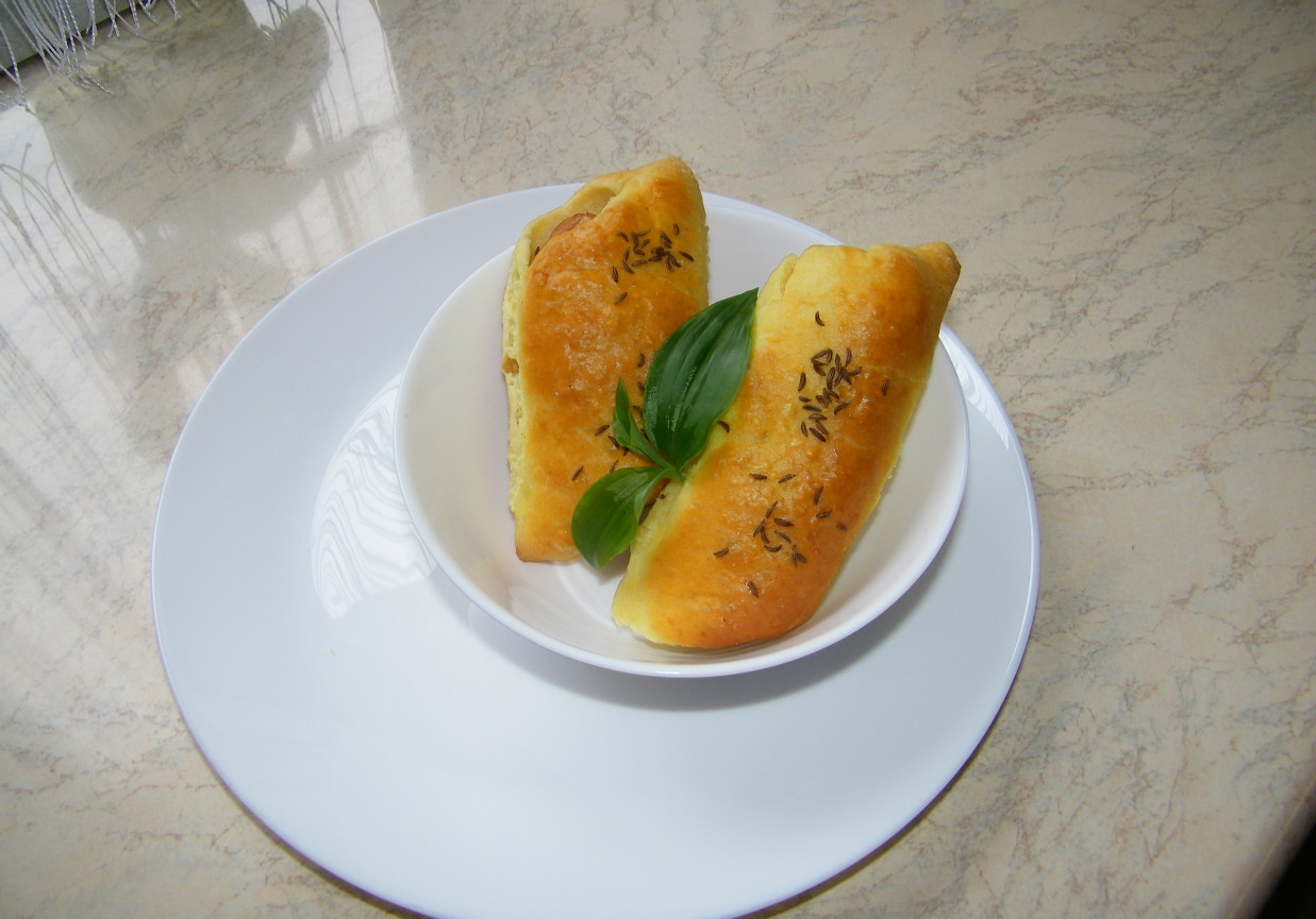 Parówki w cieście krucho-drożdżowym foto