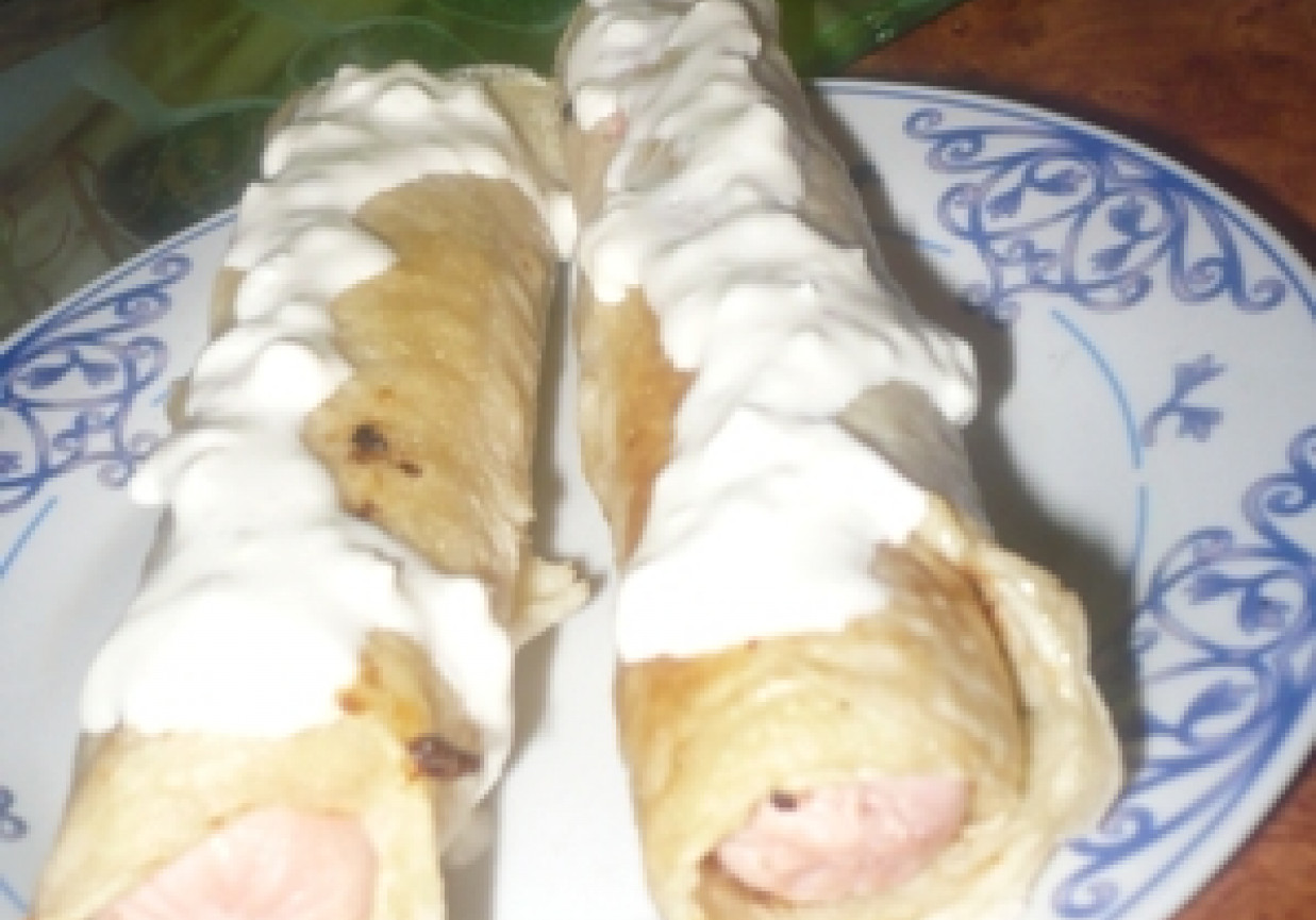 Parówki w cieście naleśnikowym foto