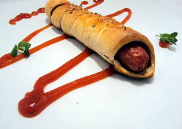 Fotografia przedstawiająca Parówki w cieście udające hotdogi