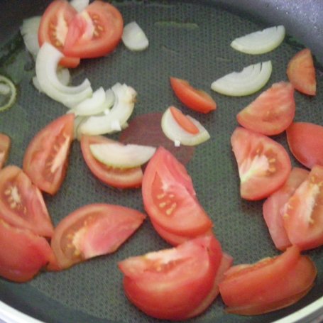 Krok 2 - parówki w pomidorach z oregano foto