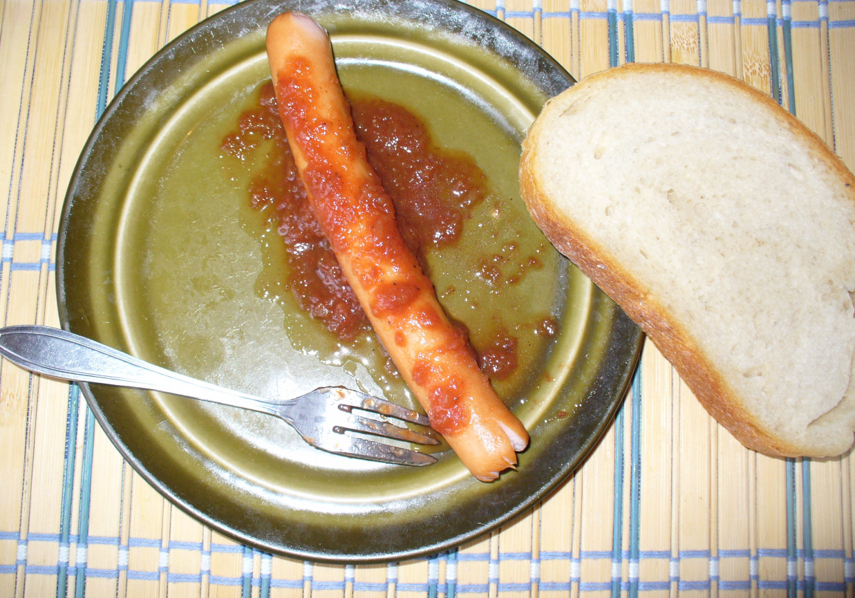 Parówki  z ketchupem  pikantnym foto