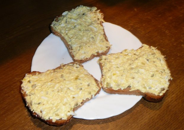 Fotografia przedstawiająca Pasta do kanapek z ogórkiem kiszonym