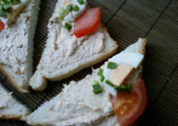 Fotografia przedstawiająca Pasta do kanapek z tuńczyka