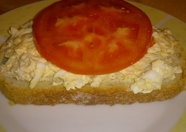 Fotografia przedstawiająca Pasta jajeczna na kanapki