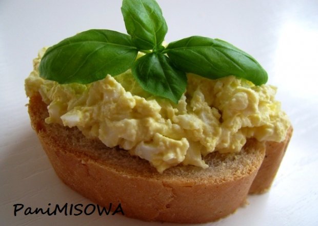Fotografia przedstawiająca Pasta jajeczna z chrzanem