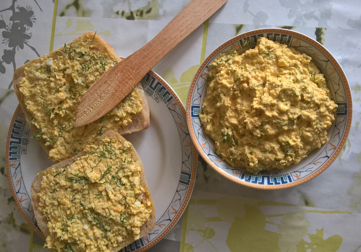 Pasta jajeczna z koperkiem i curry DoradcaSmaku.pl