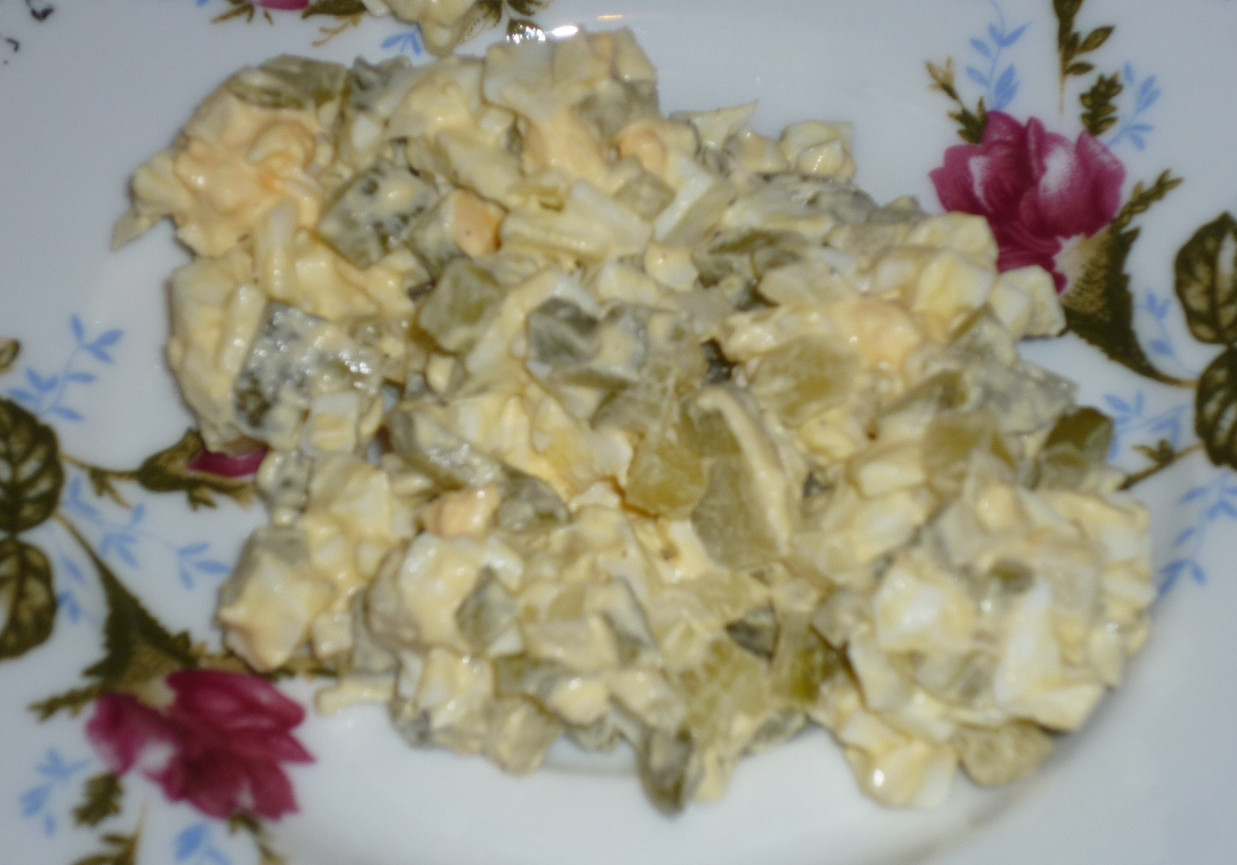 pasta jajeczna z ogórkiem foto