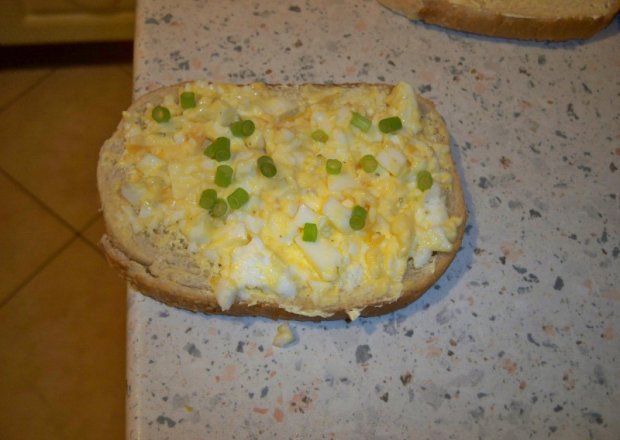 Fotografia przedstawiająca Pasta jajeczna ze szczyporkiem