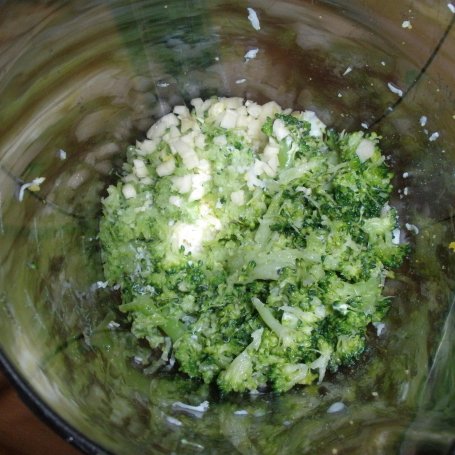 Krok 1 - Pasta jajeczno-brokułowa foto