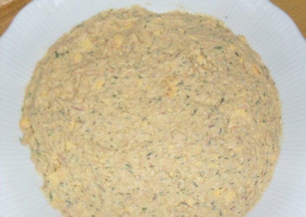 Fotografia przedstawiająca pasta jajeczno-tuńczykowa