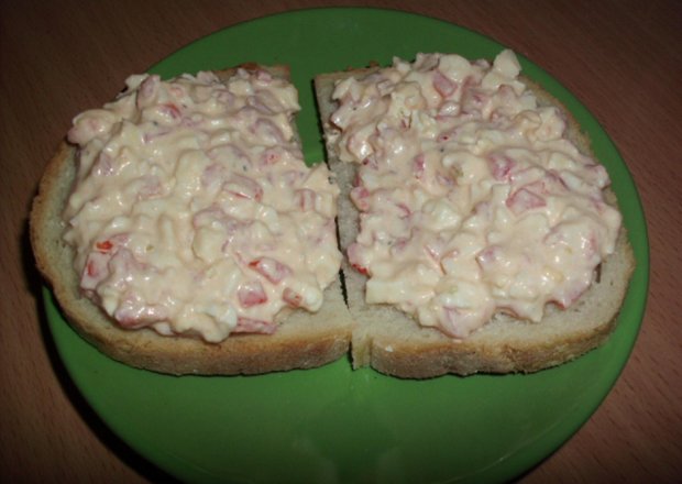 Fotografia przedstawiająca Pasta kanapkowa z fetą