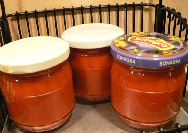 Fotografia przedstawiająca Pasta paprykowo-pomidorowa