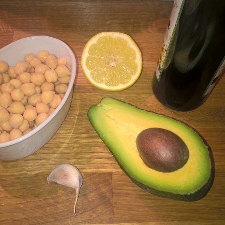 Krok 1 - Pasta z awokado i ciecierzycy foto