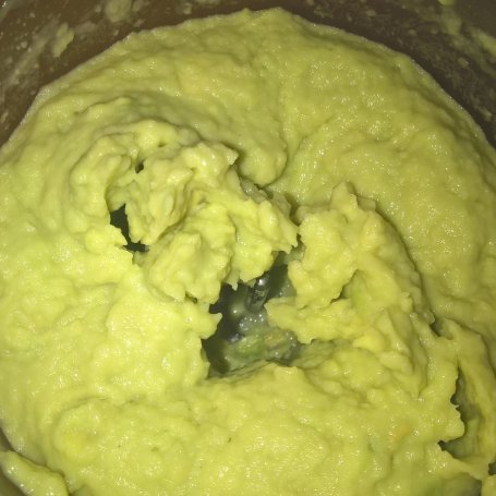 Krok 4 - Pasta z awokado i ciecierzycy foto