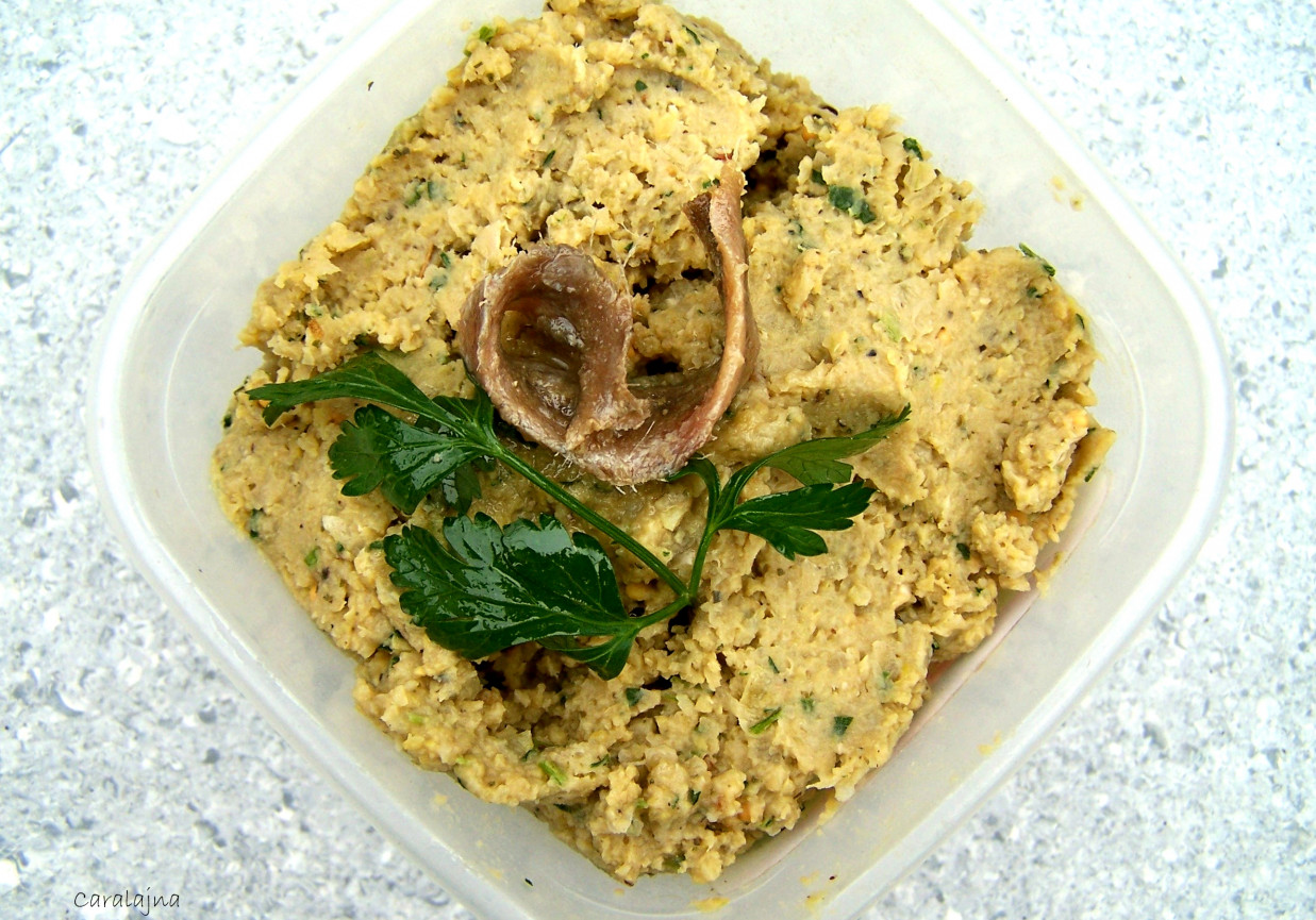 pasta z ciecierzycy i anchois do pieczywa DoradcaSmaku.pl