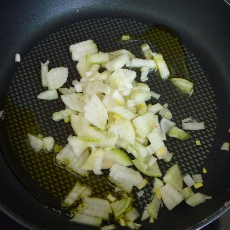 Krok 2 - Pasta z ciecierzycy z koperkiem foto