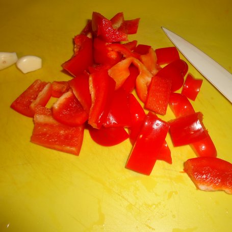 Krok 1 - Pasta z cieciorki i papryki z nutą suszonych pomidorów foto