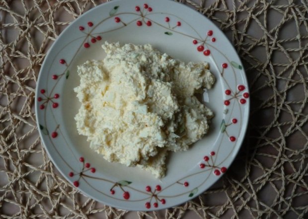 Fotografia przedstawiająca Pasta z sera twarogowego z jajkami