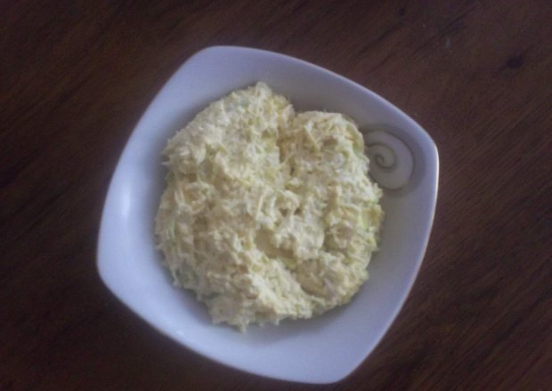 Fotografia przedstawiająca Pasta z sera żółtego i jajek