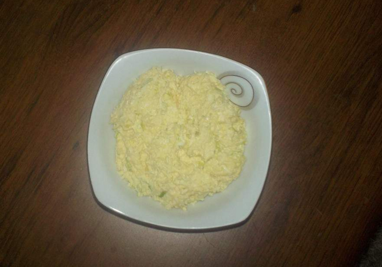 Pasta z sera żółtego i jajek foto