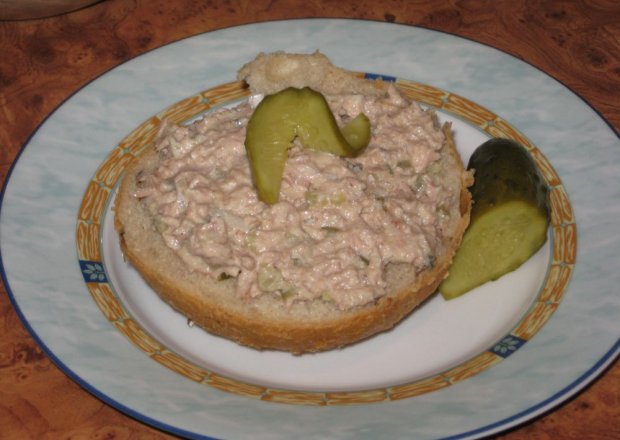 Fotografia przedstawiająca Pasta z tuńczyka do kanapek