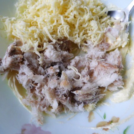 Krok 1 - Pasta z wędzonej makreli i żółtego sera foto
