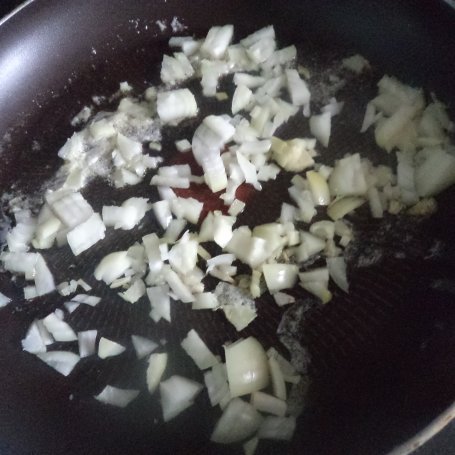 Krok 2 - Paszteciki z ciasta francuskiego z farszem pieczarkowym :) foto