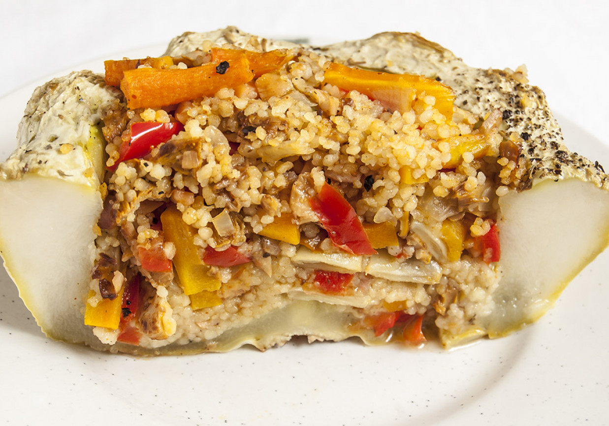 Patison nadziewany kuskusem i warzywami foto