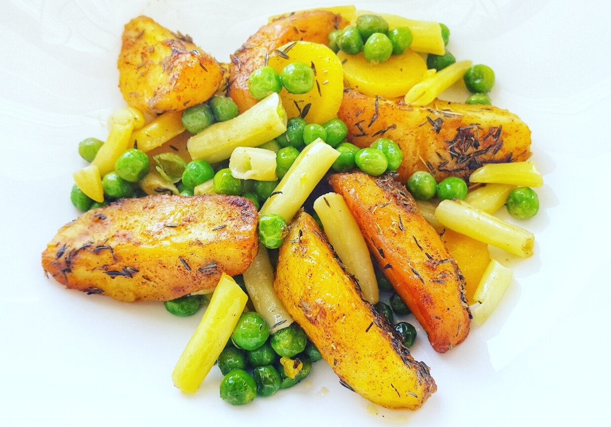 Pęczotto z parmezanem, warzywami i pieczonymi ziemniakami foto