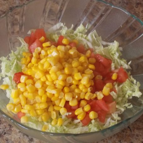 Krok 3 - Pekińska z kukurydzą i pomidorem foto