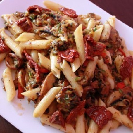 Krok 3 - Penne z cukinią i pieczarkami foto